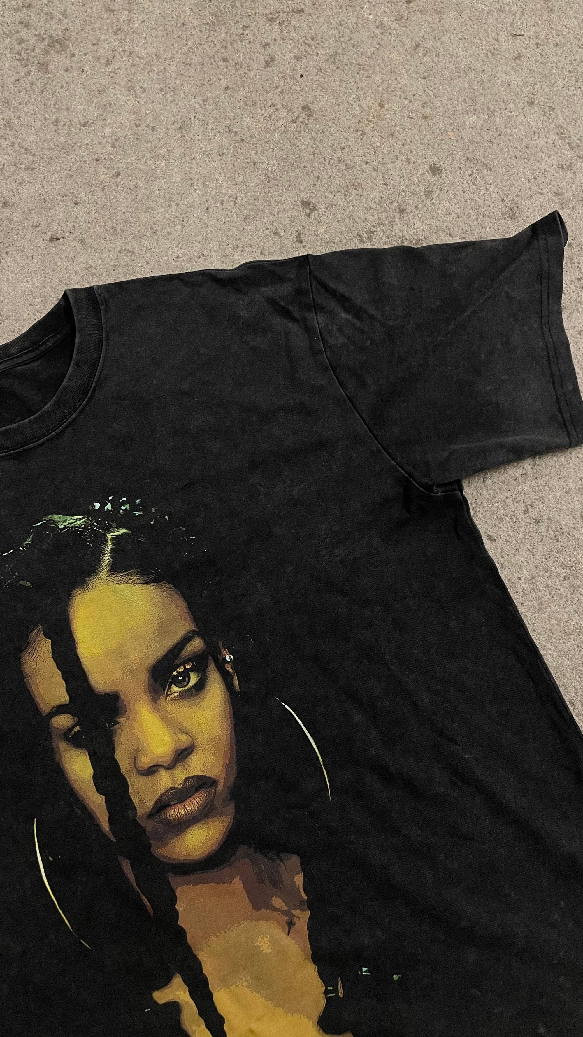 Rihanna - Vintage Tee LostFiction Clo