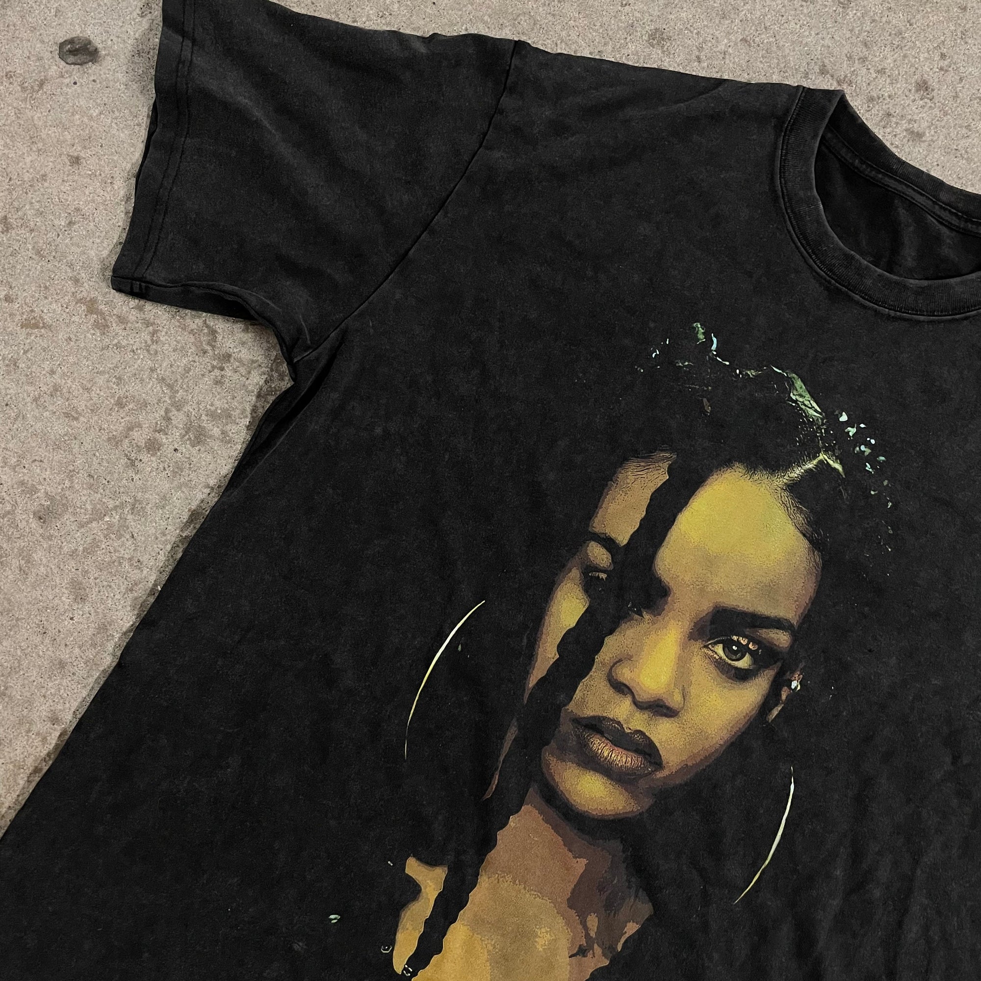 Rihanna - Vintage Tee LostFiction Clo