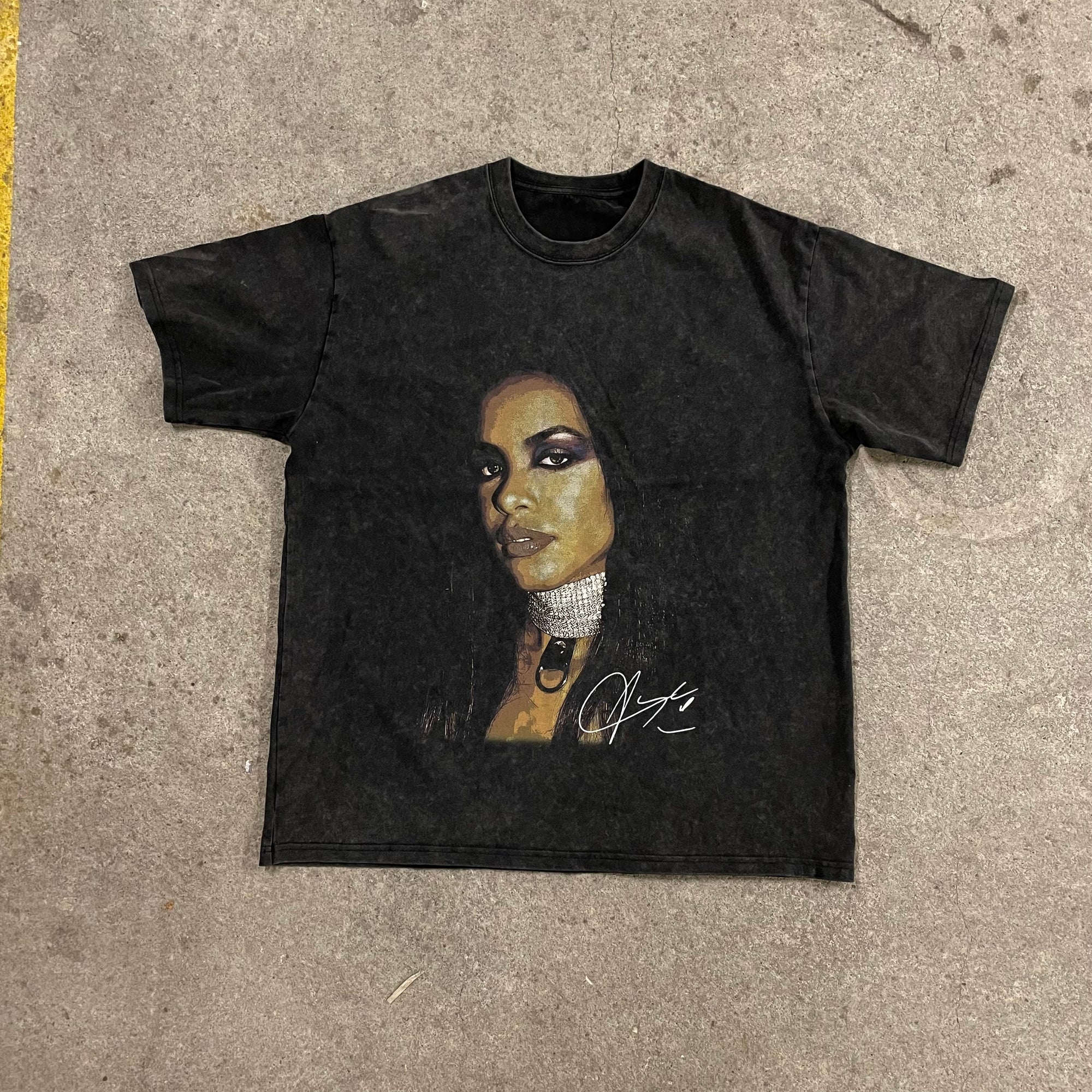 Aaliyah - Vintage Tee LostFiction Clo